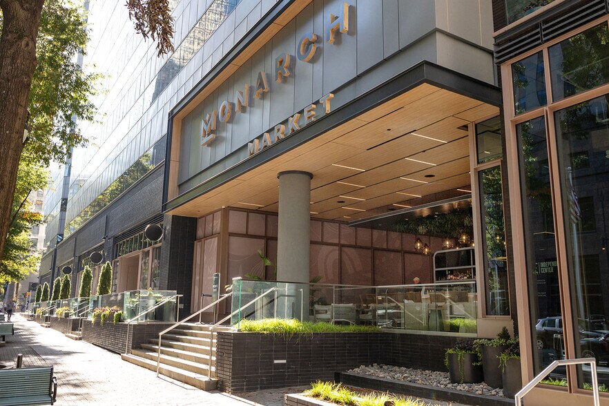 More Photos Of 101 N Tryon St, Charlotte Office For Lease