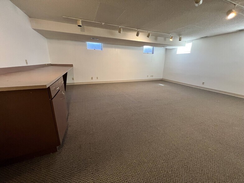 More Photos Of 4015 SW 21st St, Topeka Coworking Space