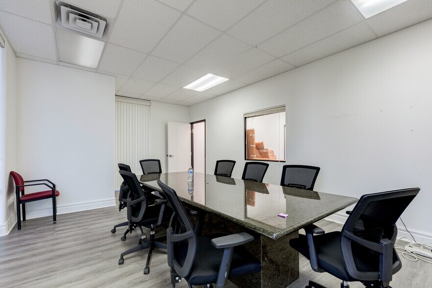 More Photos Of 4367 W Sunset Rd, Las Vegas Warehouse For Sale