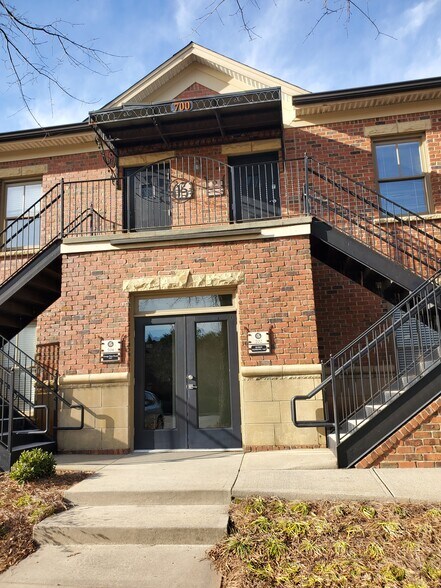 More Photos Of 5400 Laurel Springs Pky, Suwanee Office Residential For Lease