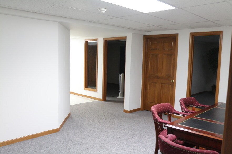 More Photos Of 450 S Durkin Dr, Springfield Office For Lease