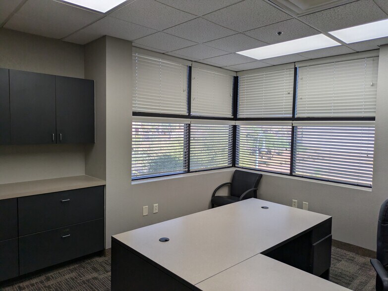 More Photos Of 1835 W Chandler Blvd, Chandler Office For Lease