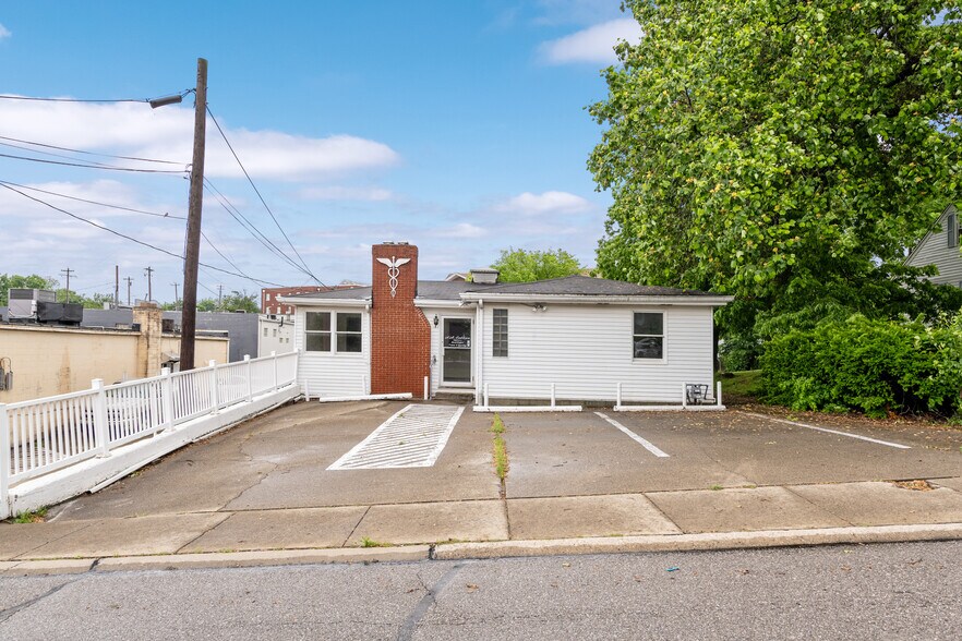 More Photos Of 10 Youell St, Florence Office For Sale