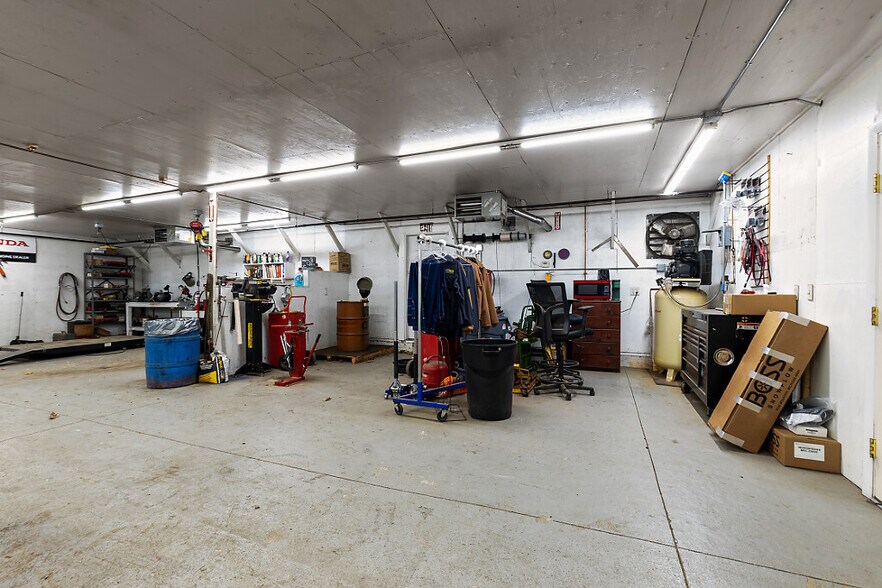 More Photos Of 350 Upper Main St, Fairfield Service For Sale