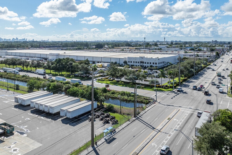 More Photos Of 5601 NW 72nd Ave, Miami Warehouse For Lease