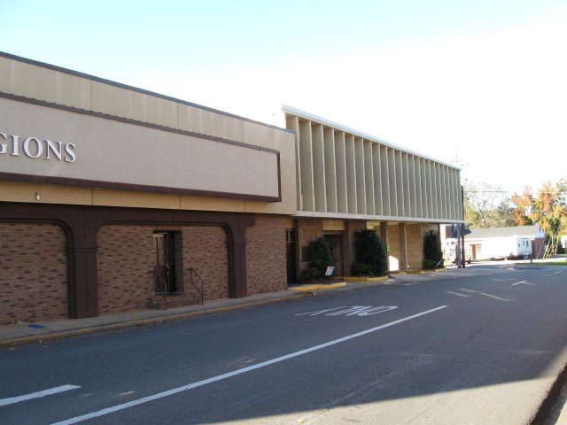 More Photos Of 110 W Main St, Centre Office For Lease