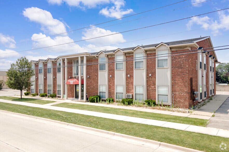 More Photos Of 39393 Van Dyke Ave, Sterling Heights Office For Lease