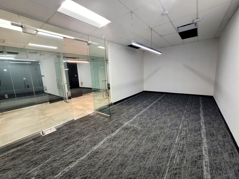 More Photos Of 4010-4038 NW 9th Ave, Oakland Park Storefront Retail Office For Sale