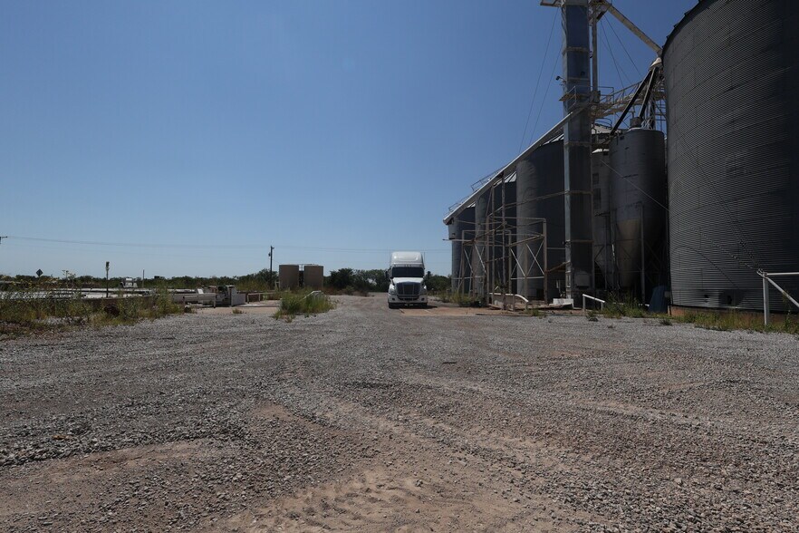 More Photos Of 2062 FM 368 S, Iowa Park Industrial For Sale