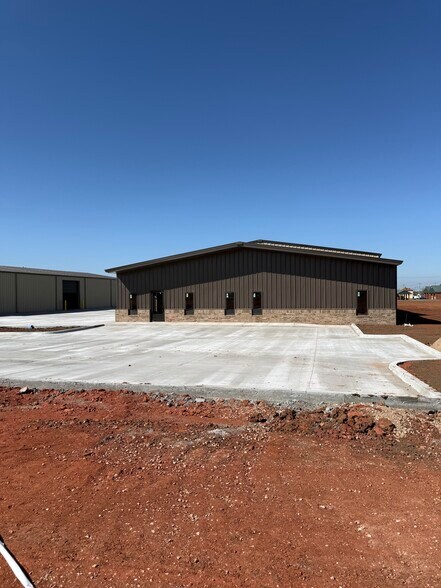 More Photos Of 1500 N Lincoln Blvd, Edmond Unknown For Lease