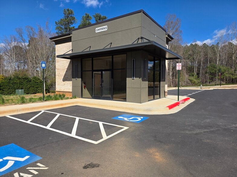 More Photos Of 3353 Acworth Summit Blvd NW, Acworth Light Distribution For Lease