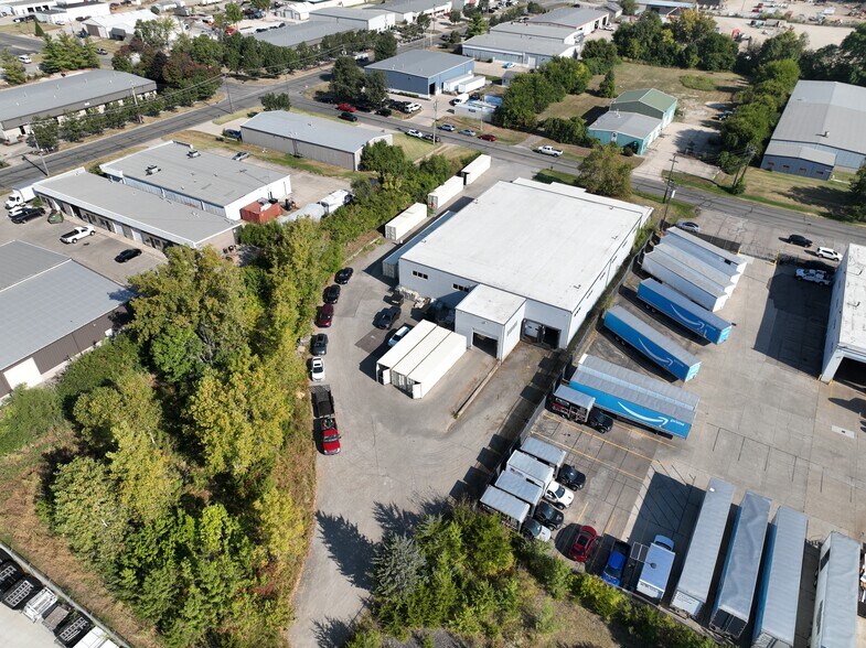 More Photos Of 4981 Factory Dr, Fairfield Warehouse For Lease
