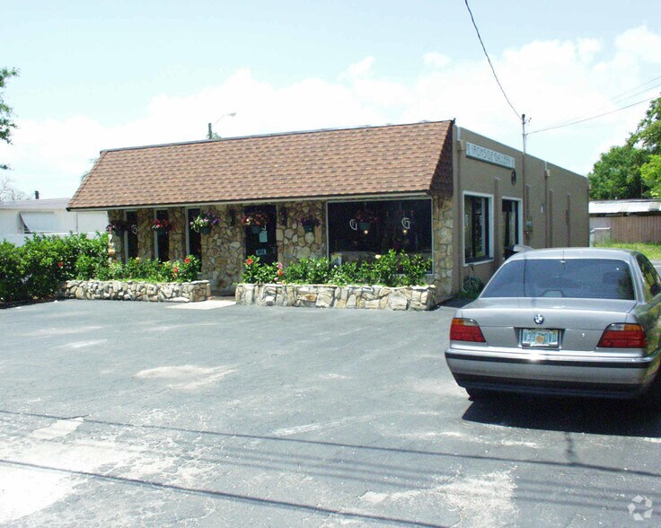 More Photos Of 2596 Nursery Rd, Clearwater Medical For Lease