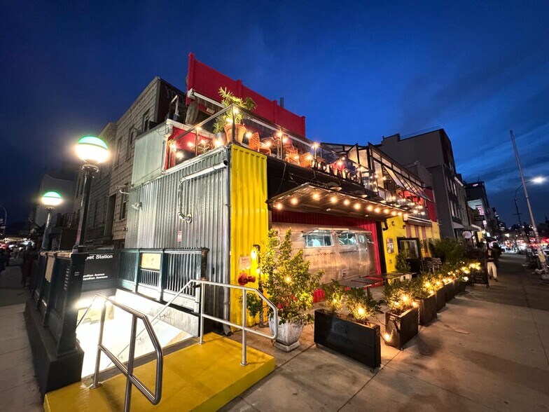 More Photos Of 571 Lorimer St, Brooklyn Restaurant For Lease