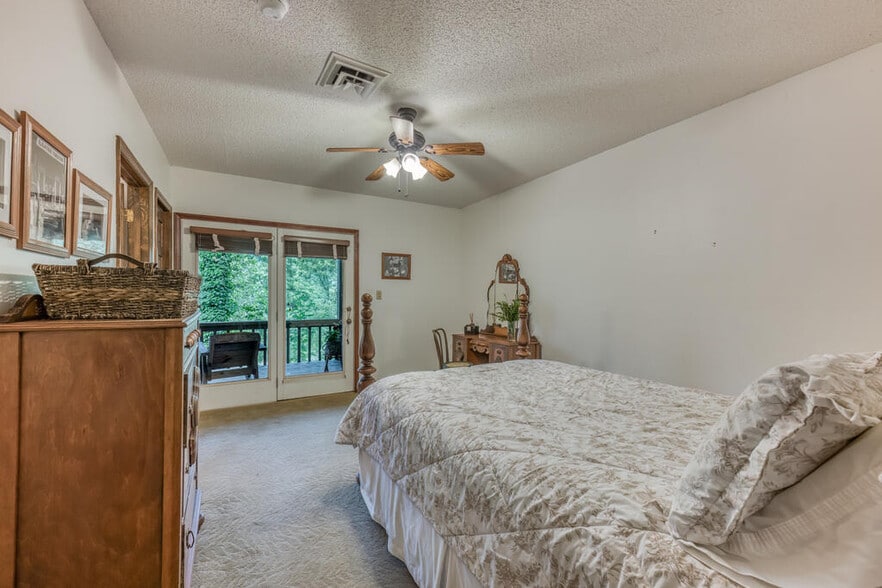 More Photos Of 19080 N Fork River Rd, Abingdon Specialty For Sale