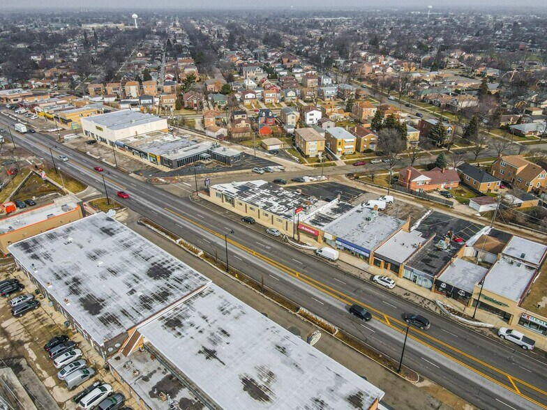 More Photos Of 8057 N Milwaukee Ave, Niles General Retail For Sale