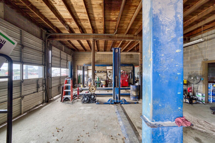 More Photos Of 102 Highway 39 S, Normangee Specialty For Sale