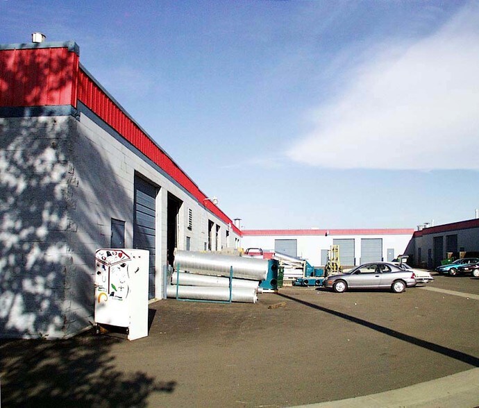 More Photos Of 11480 Cherokee St, Northglenn Warehouse For Lease