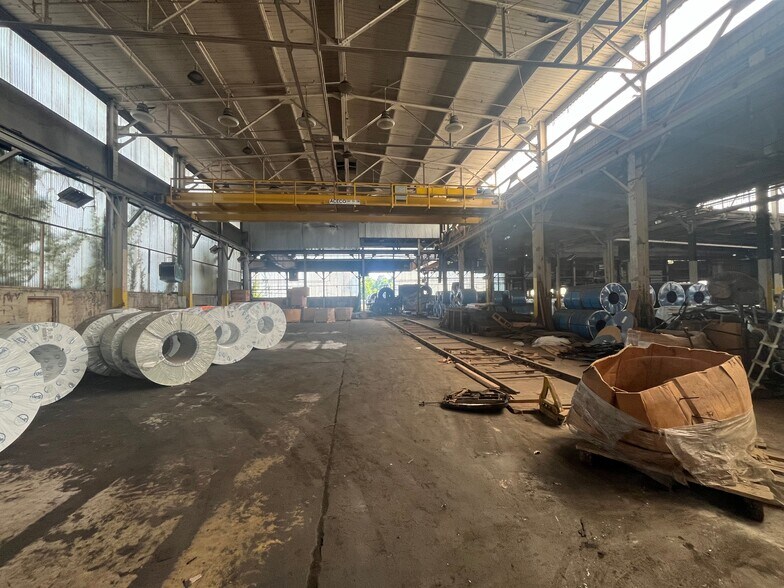 More Photos Of 5 N Wilson Ave, Bristol Industrial For Sale