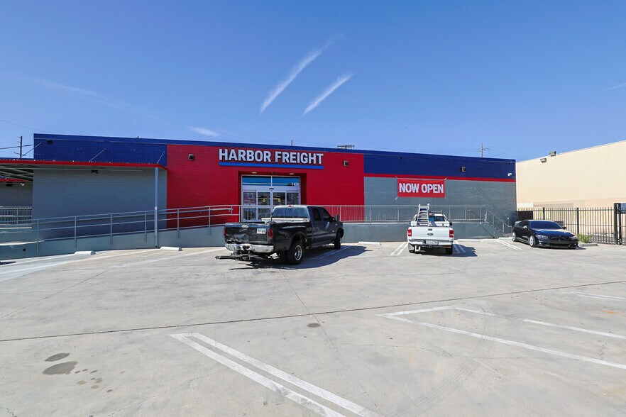 More Photos Of 1430 Venice Blvd, Los Angeles General Retail For Sale