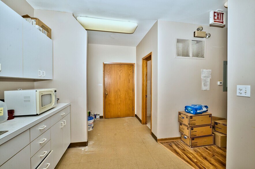 More Photos Of 6444 N Central Ave, Chicago Office For Sale