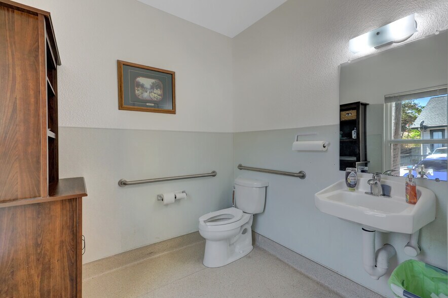 More Photos Of 231 E Main St, Grass Valley Office For Sale