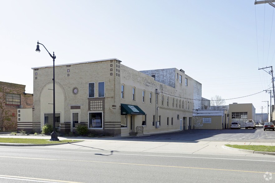 Primary Photo Of 408 W Main St, Benton Harbor Freestanding For Lease