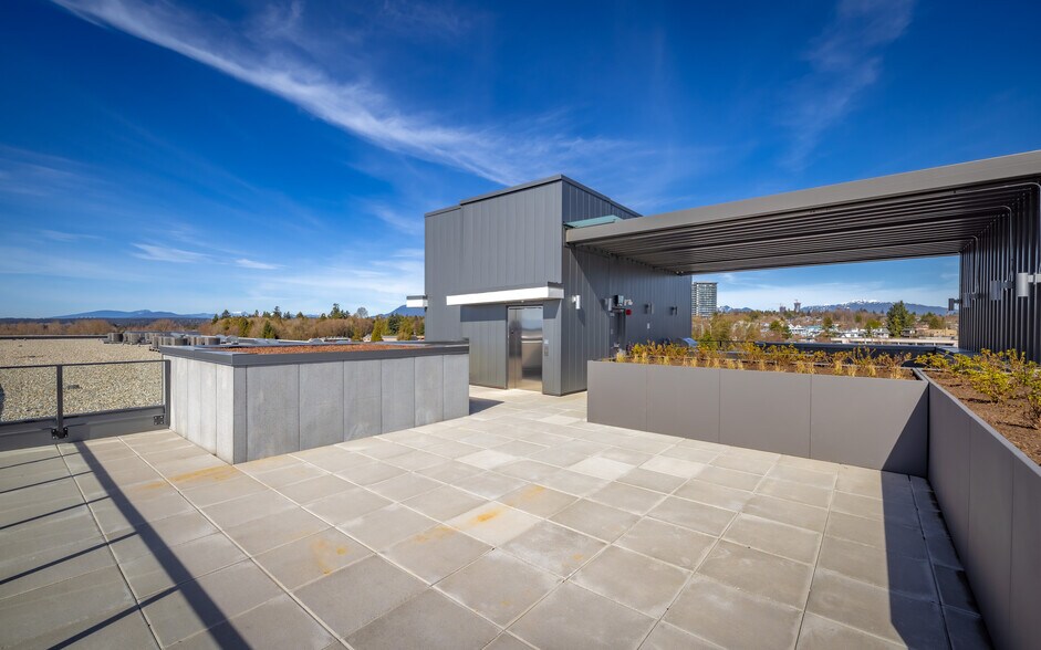 More Photos Of 1568 W 75th Ave, Vancouver Light Distribution For Sale