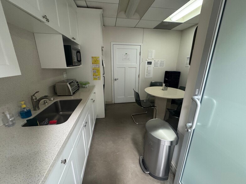 More Photos Of 8456 San Fernando Rd, Sun Valley Warehouse For Lease