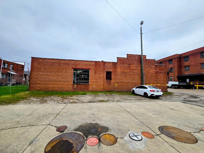 More Photos Of 1416 Lewis St, Charleston Warehouse For Sale
