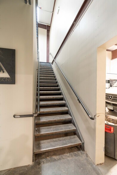 More Photos Of 3000 Airport Dr, Erie Light Manufacturing For Sale