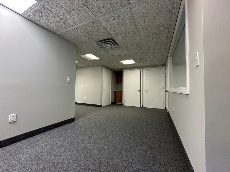 More Photos Of 733-759 Memorial Ave, West Springfield Showroom For Sale