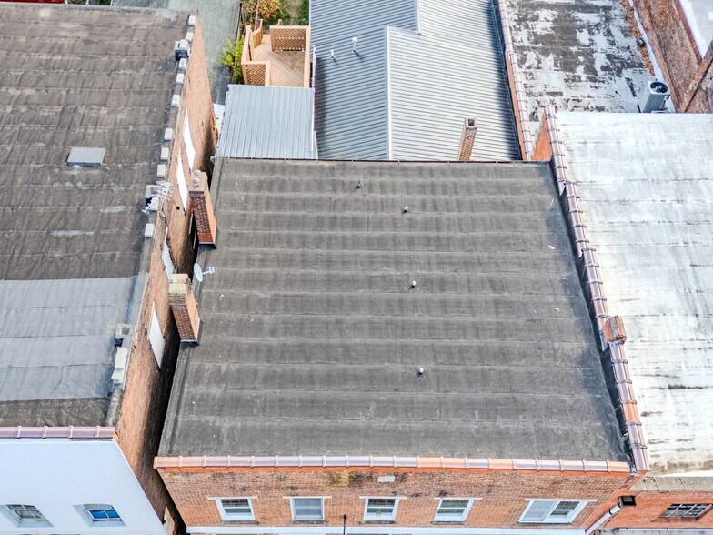 More Photos Of 214 Main St, Paris Office Residential For Sale