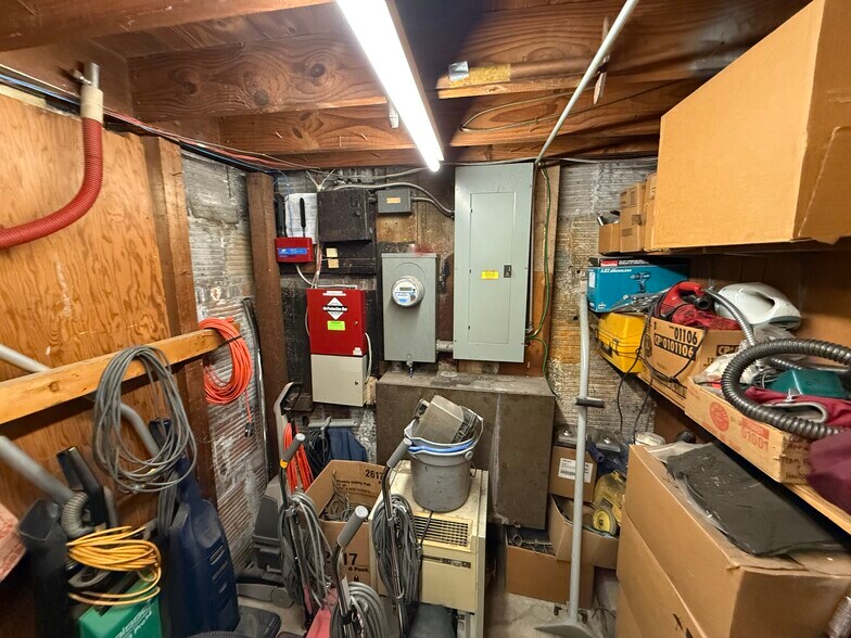 More Photos Of 517-523 W 9 Mile Rd, Ferndale Flex For Sale