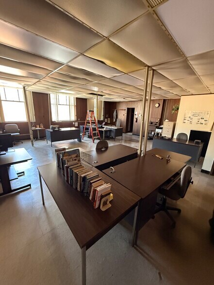 More Photos Of 19 Baltimore St, Cumberland Specialty For Sale