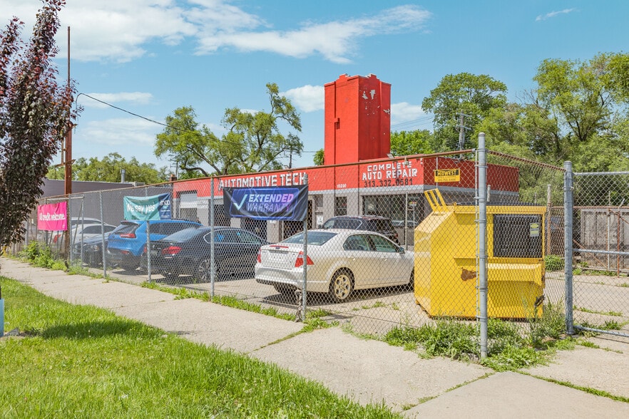 More Photos Of 10200 Whittier, Detroit Auto Repair For Lease