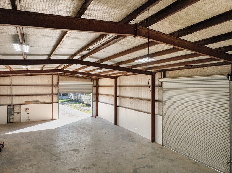More Photos Of 19510-19514 Turtle Creek Ln, Magnolia Warehouse For Sale
