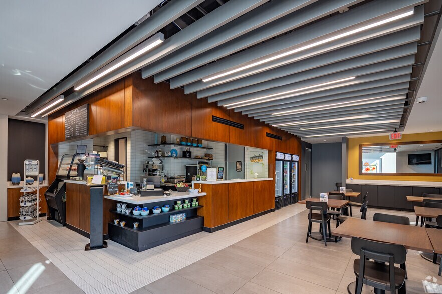 More Photos Of 210 Interstate N Pky SE, Atlanta Unknown For Lease