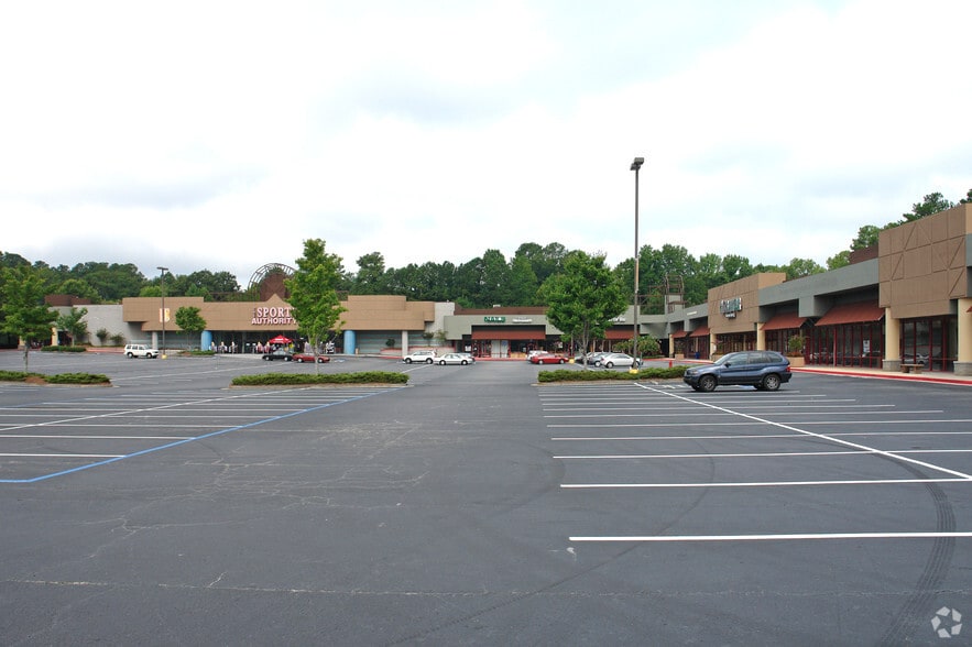 More Photos Of 6690 NE Roswell Rd, Atlanta Unknown For Lease