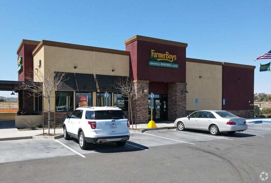 More Photos Of NEO Cajalco Expy, Perris Unknown For Lease