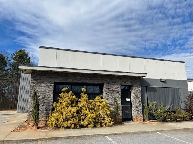 Primary Photo Of 264 Neely Ferry Rd, Simpsonville Light Distribution For Sale