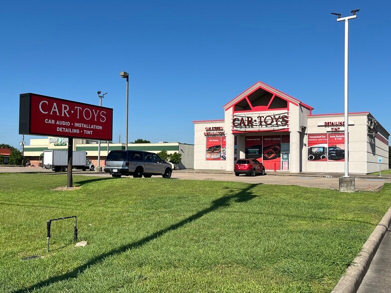 More Photos Of 2650 Highway 6 S, Houston Freestanding For Lease