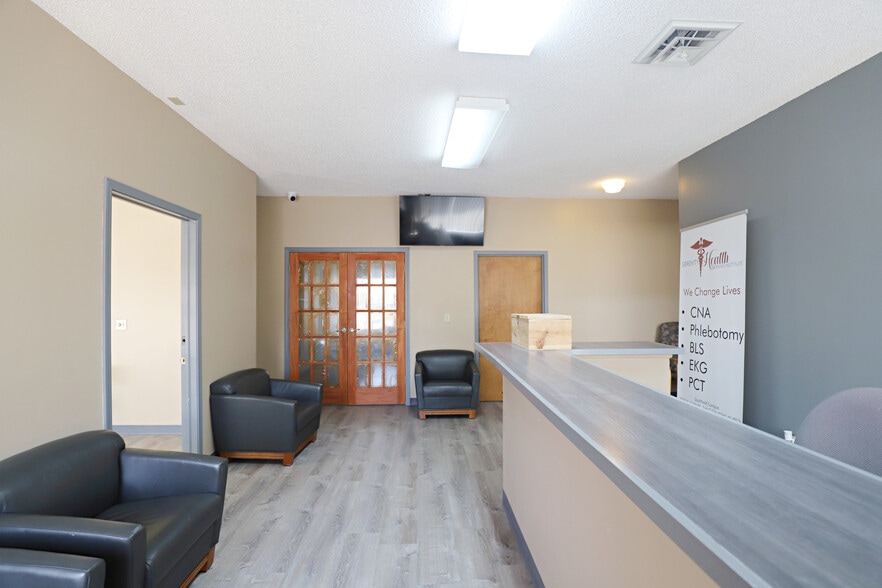 More Photos Of 2255 S Linden Rd, Flint Office For Sale