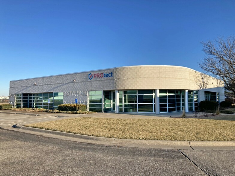 Primary Photo Of 3185 Midco st, Wichita Office For Sale