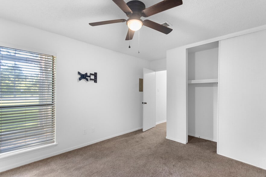 More Photos Of 1810 Bishop Rd, Bryant Apartments For Sale