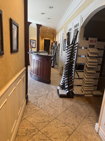 More Photos Of 909 E Arlee Pl, Anaheim Warehouse For Lease