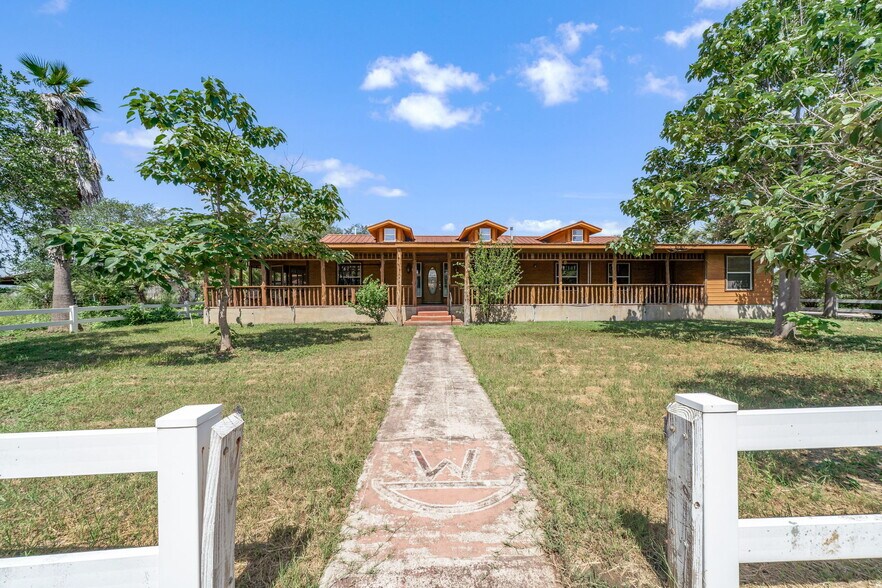 More Photos Of 1551 N Windy Knoll Dr, Devine Land For Sale