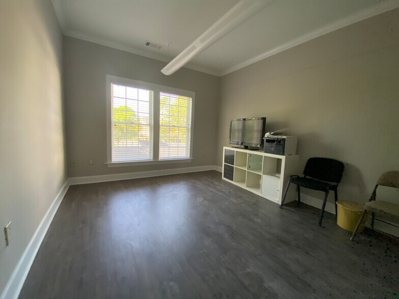 More Photos Of 1830 Peachtree Pky, Cumming Medical For Sale