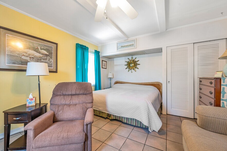 More Photos Of 1803 Gulf Blvd, Indian Rocks Beach Hotel For Sale