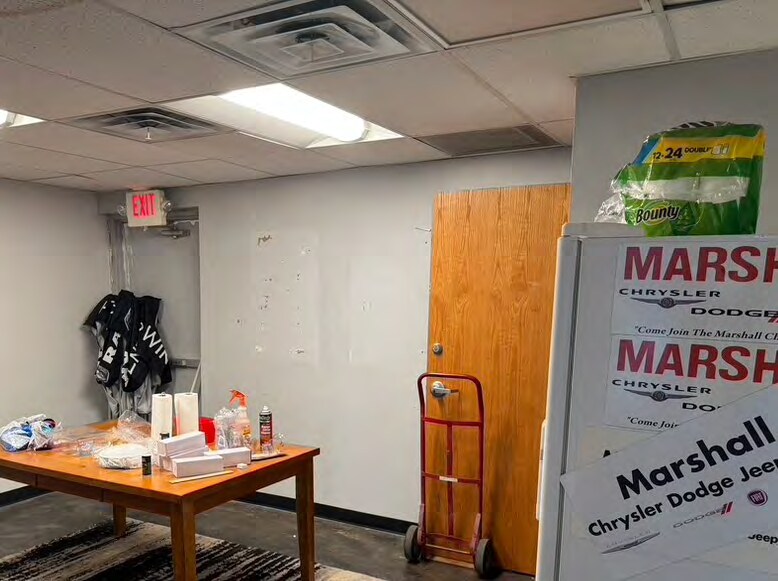 More Photos Of 1450 W Arrow St, Marshall Auto Dealership For Sale